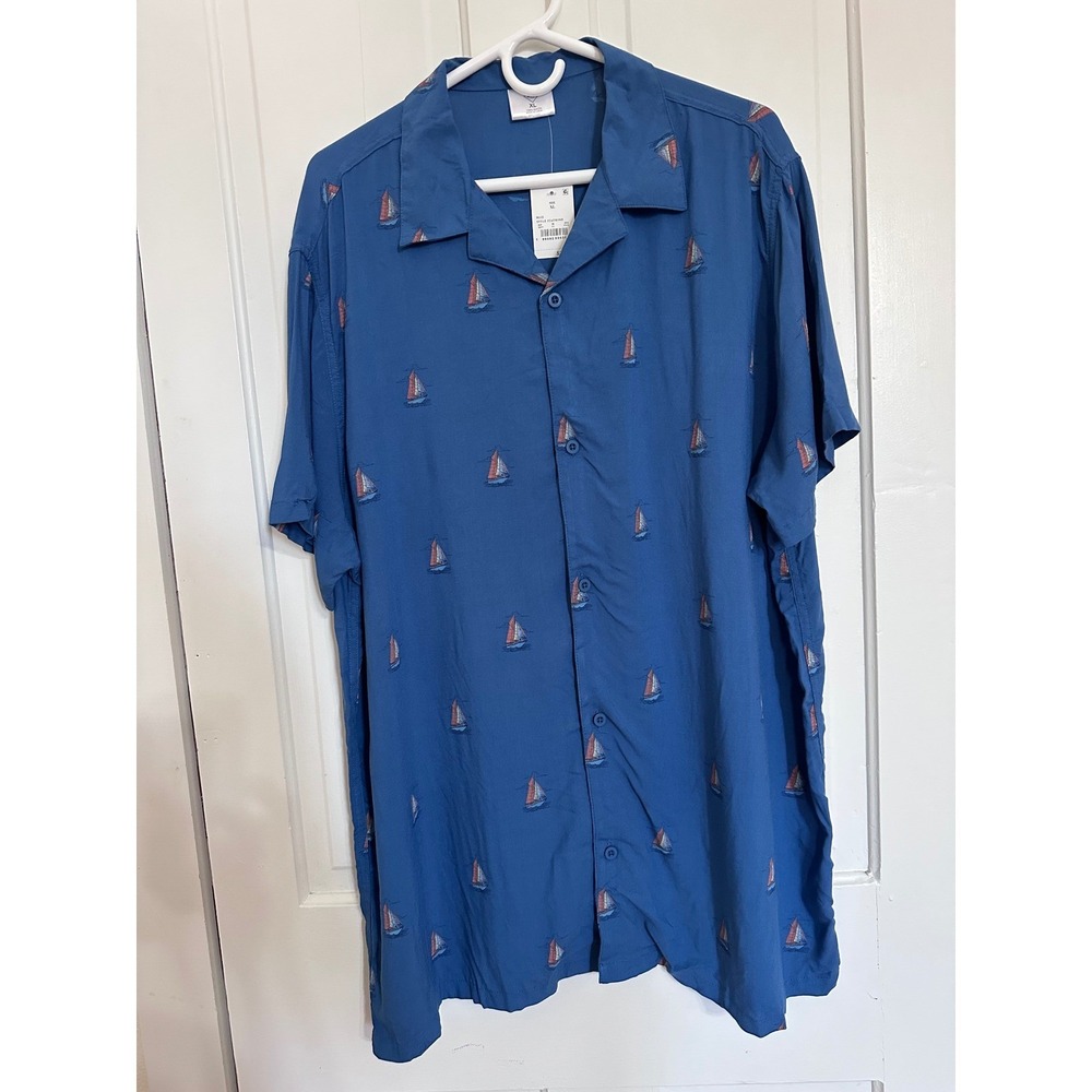 Well Worn Mens XL Blue Rayon Embroidered Sailboat Short Sleeve Camp Shirt NWT